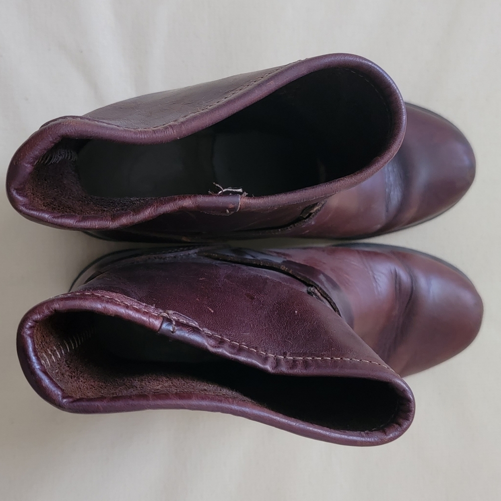 Boots - Picture 2 of 4